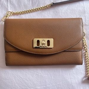NEW WITH TAGS MICHAEL KORS Brown Leather Karson Cross Body Wallet Clutch
